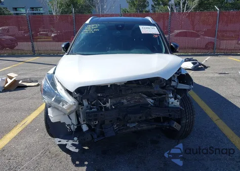 2020 Nissan Kicks Sv Xtronic Cvt z USA, uszkodzony, nr VIN 3N1CP5CV6LL481315